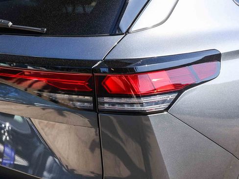 New 2026 Volkswagen Tiguan SE image 13