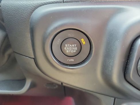 Used 2021 Jeep Gladiator Rubicon AWD/4WD image 25