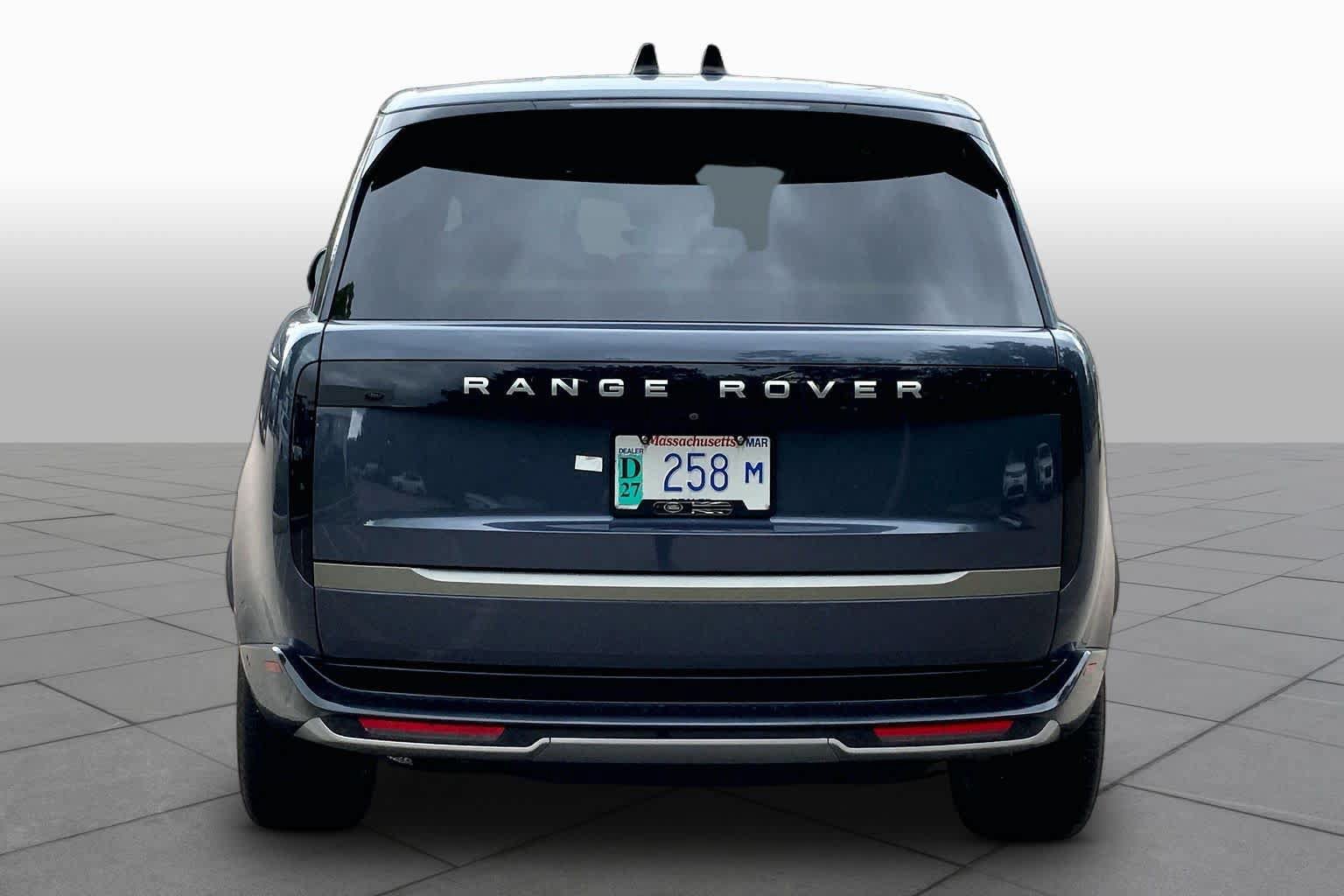 Used 2024 Land Rover Range Rover SE AWD/4WD image 5