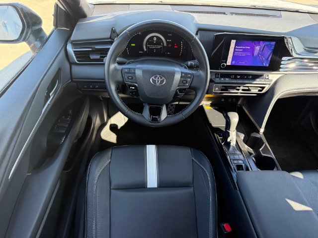 Used 2025 Toyota Camry SE FWD image 25
