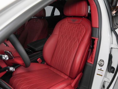 Used 2020 Bentley Flying Spur W12 image 48