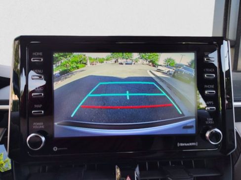 Used 2021 Toyota Corolla LE image 15