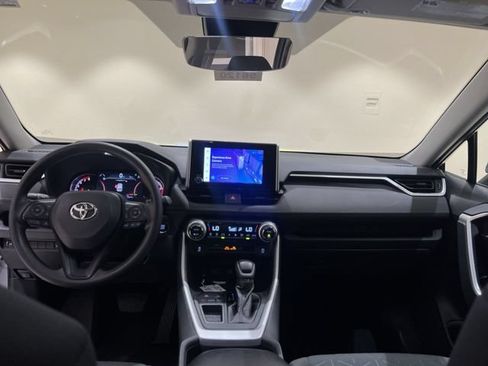 Used 2023 Toyota RAV4 XLE w/ Convenience Package FWD image 20