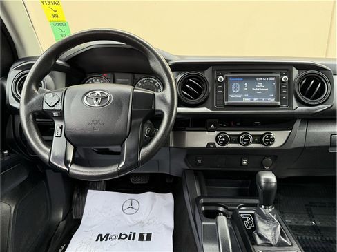 Used 2017 Toyota Tacoma 2WD Access Cab image 7