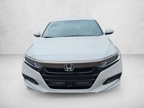 Used 2018 Honda Accord Sport image 2