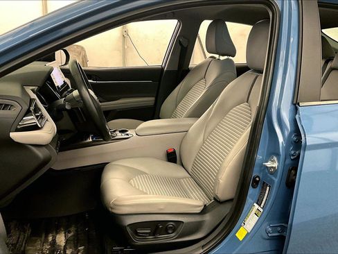 Used 2023 Toyota Camry SE image 24