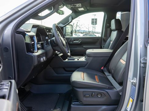 New 2026 GMC Sierra 2500 AT4 w/ AT4 Premium Plus Package AWD/4WD image 11