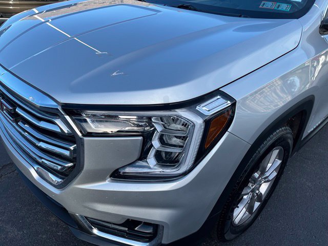 Used 2022 GMC Terrain SLT w/ Infotainment Package II AWD/4WD image 9