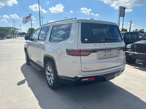 Used 2022 Jeep Wagoneer Series II AWD/4WD image 4