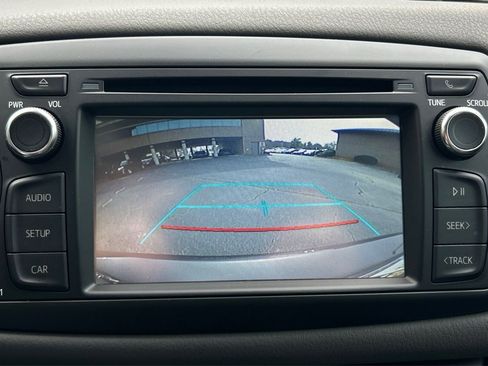 Used 2018 Toyota Yaris L image 14