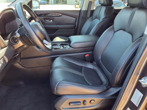 Used 2025 Honda Pilot EX-L image 24