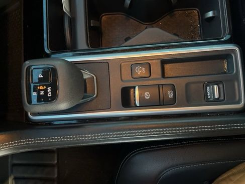 Used 2022 Nissan Pathfinder Platinum w/ Cargo Package image 18