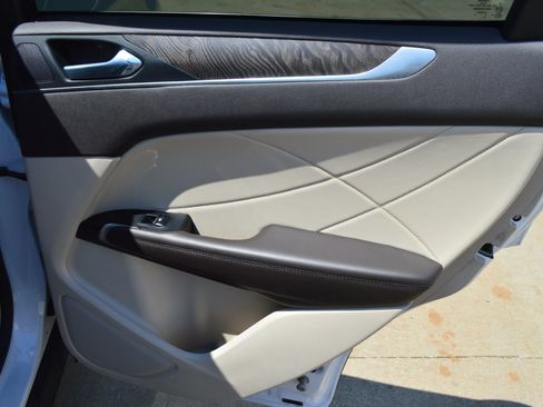 Used 2019 Lincoln MKC Reserve AWD/4WD image 25