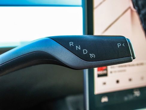 Used 2023 Tesla Model Y Performance image 28