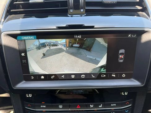 Used 2020 Jaguar F-PACE Prestige AWD/4WD image 29
