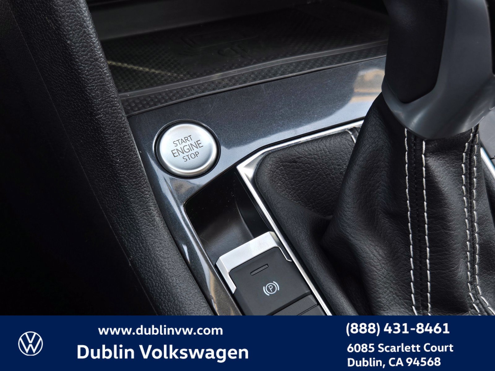 Certified 2023 Volkswagen Tiguan SE FWD image 17