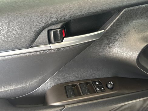 Used 2024 Toyota Camry SE FWD image 10
