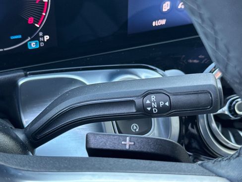 Certified 2025 Mercedes-Benz GLB 250 image 24