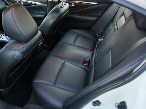 Used 2018 INFINITI Q50 Luxe w/ Essential Package (3.0T Luxe) image 7