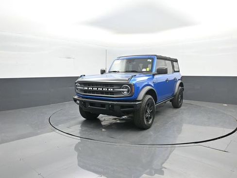 Certified 2022 Ford Bronco Black Diamond image 3