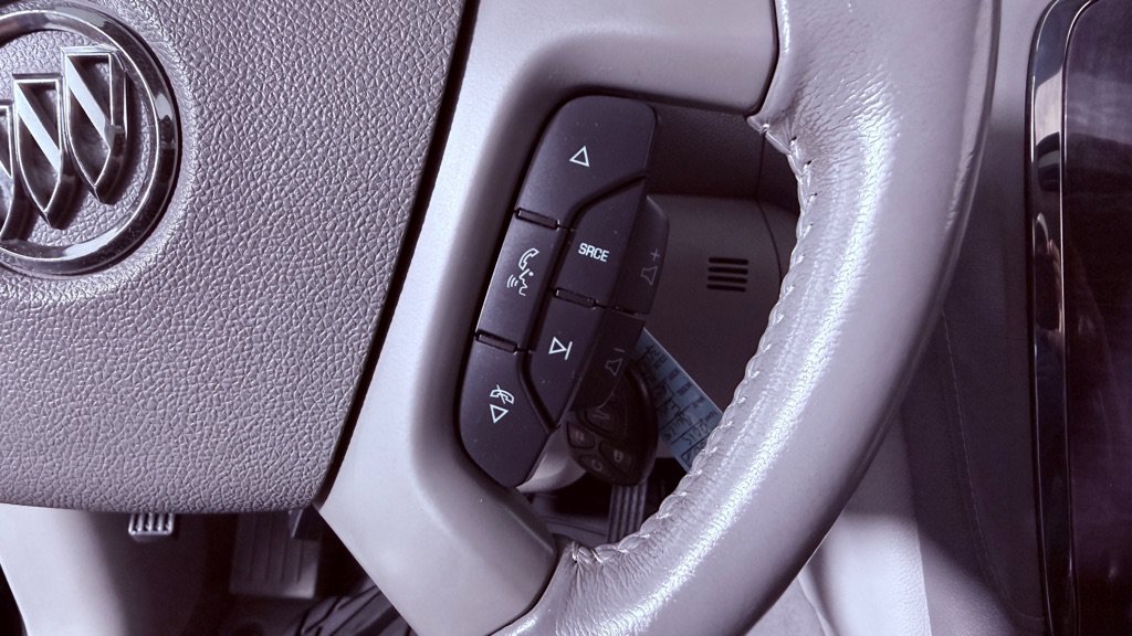 Used 2015 Buick Enclave Leather FWD image 13