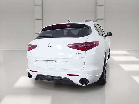 Used 2023 Alfa Romeo Stelvio Veloce AWD/4WD image 38