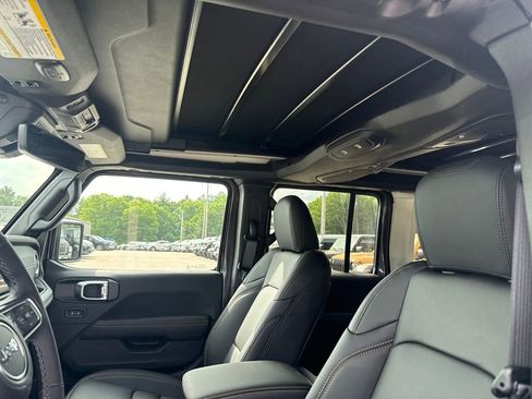 New 2026 Jeep Wrangler Unlimited Sahara AWD/4WD image 16