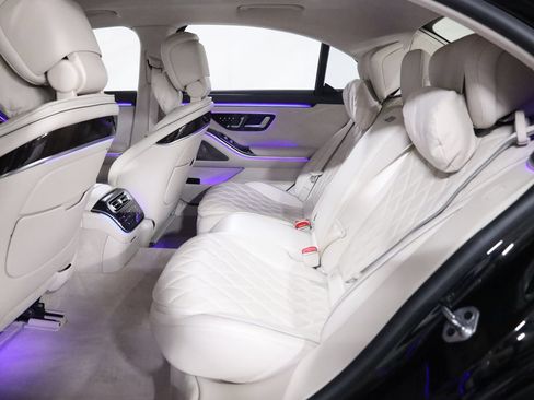Used 2022 Mercedes-Benz S 580 4MATIC Sedan w/ Rear Seat Package image 49