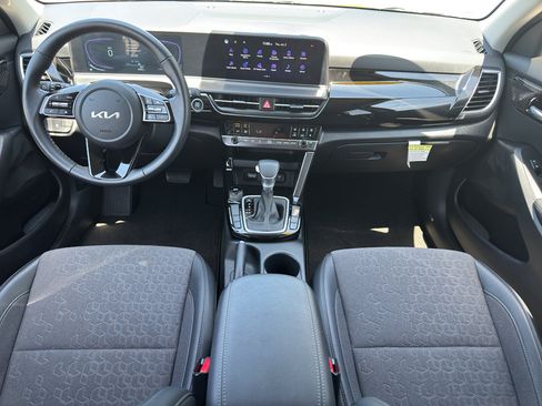 Used 2025 Kia Seltos S FWD image 10