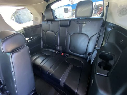 Used 2025 Honda Pilot Touring image 24