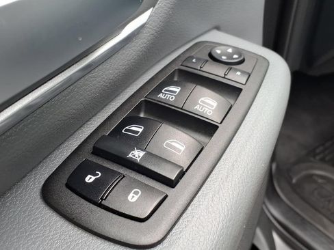 Used 2022 RAM 1500 Big Horn AWD/4WD image 12