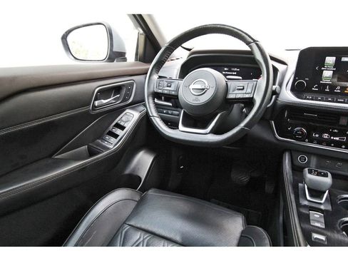 Certified 2022 Nissan Rogue Platinum w/ Head-Up Display Package FWD image 8