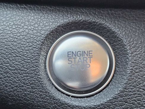 Used 2020 Hyundai Santa Fe SEL image 21