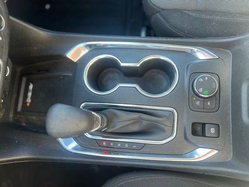 Used 2023 Chevrolet Traverse LT image 18