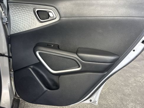 Used 2020 Kia Soul LX image 36