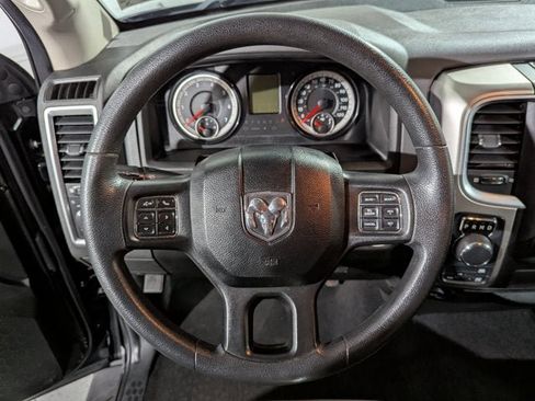 Used 2019 RAM 1500 Classic SLT image 30