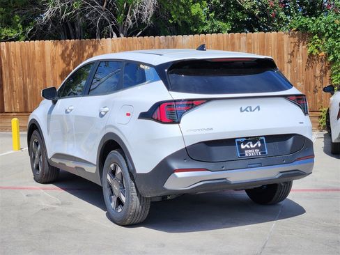New 2026 Kia Sportage LX w/ LX Convenience Package image 3