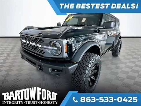 Used 2025 Ford Bronco Badlands image 1