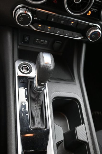 Used 2024 Nissan Sentra SV FWD image 19
