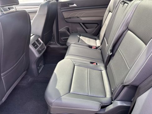 Certified 2023 Volkswagen Atlas Cross Sport SE w/ Panoramic Sunroof Package AWD/4WD image 11