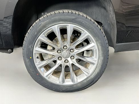 Used 2019 Cadillac Escalade ESV Luxury image 11