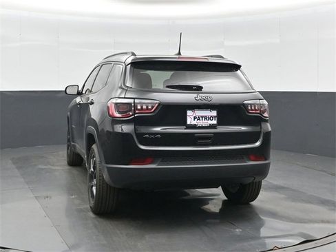 New 2026 Jeep Compass Latitude w/ Mopar Graphics Package image 10