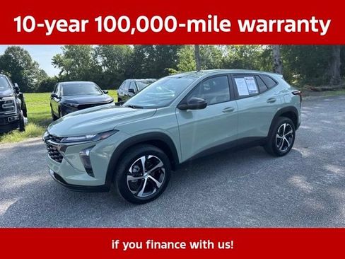 Used 2024 Chevrolet Trax RS w/ Sunroof Package FWD image 4