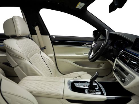 Used 2022 BMW ALPINA B7 xDrive AWD/4WD image 62