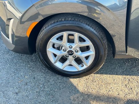 Used 2025 Kia Soul LX w/ LX Technology Package image 28