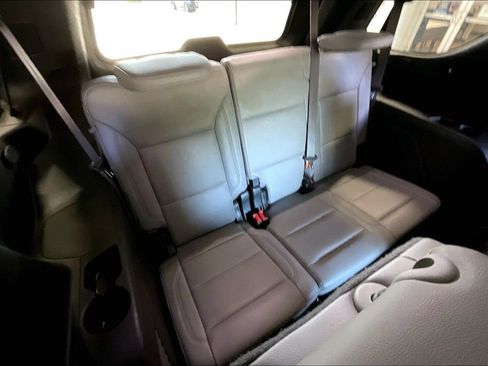 Used 2024 Chevrolet Tahoe LT RWD image 15