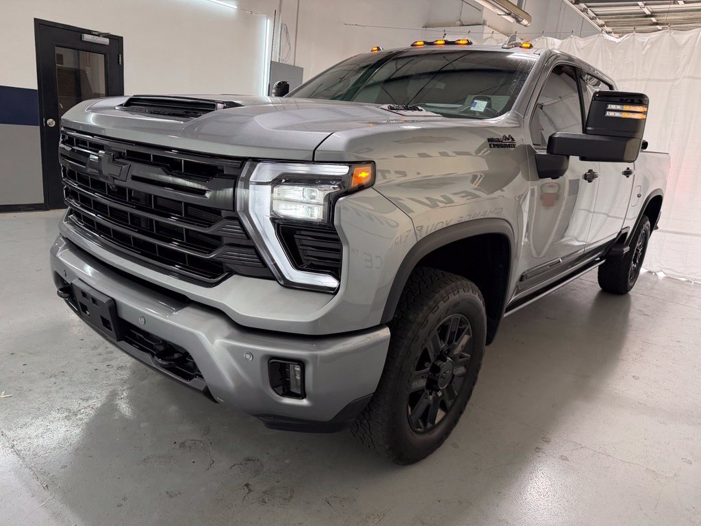 Used 2024 Chevrolet Silverado 2500 High Country w/ Technology Package AWD/4WD image 24