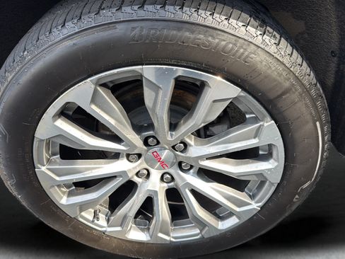Used 2021 GMC Yukon Denali AWD/4WD image 11
