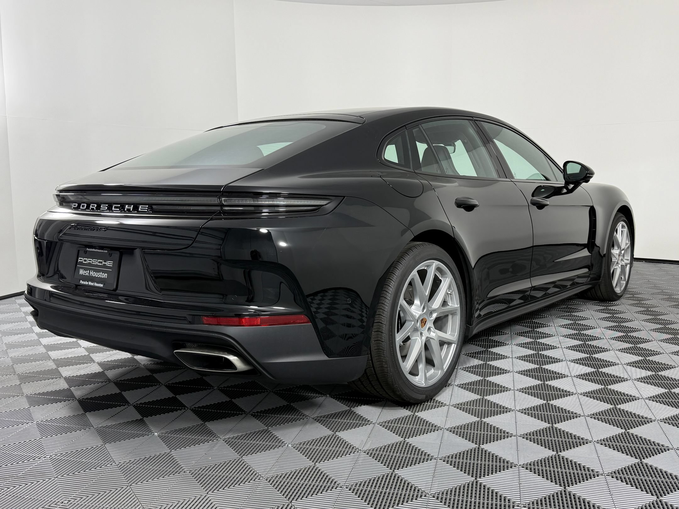 Certified 2026 Porsche Panamera 4 AWD/4WD image 9