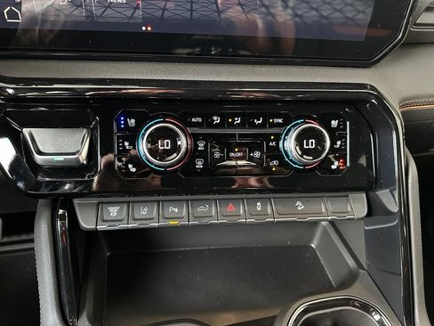 New 2026 GMC Sierra 2500 AT4 w/ AT4 Premium Plus Package AWD/4WD image 24